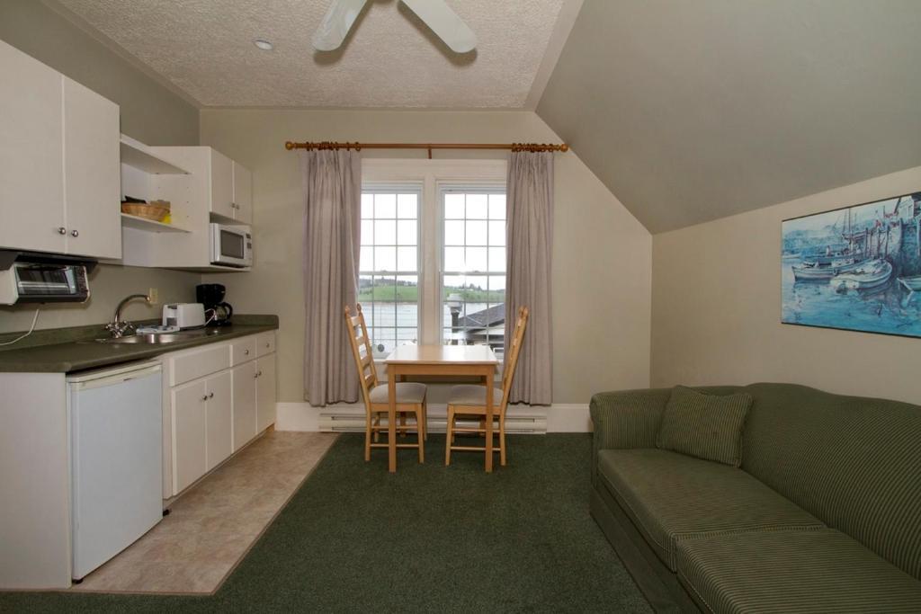 Brigantine Inn Lunenburg Oda fotoğraf