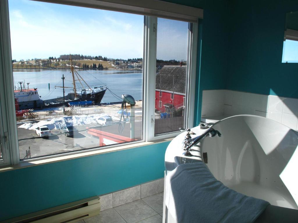 Brigantine Inn Lunenburg Oda fotoğraf